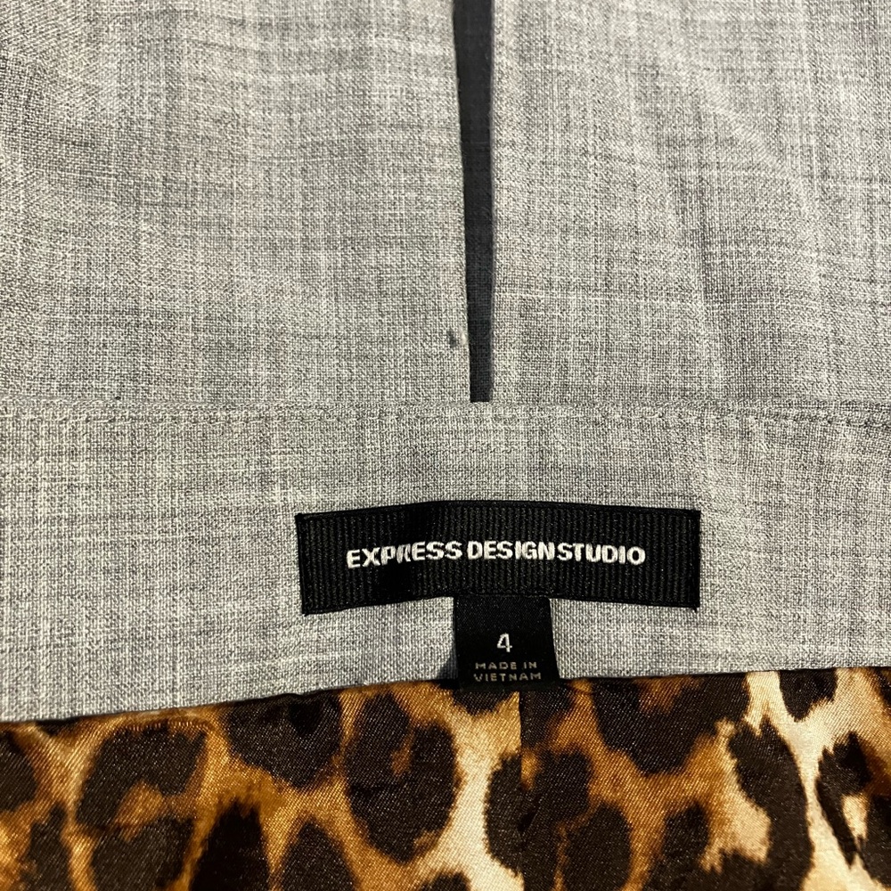 Light gray pencil skirt size 4